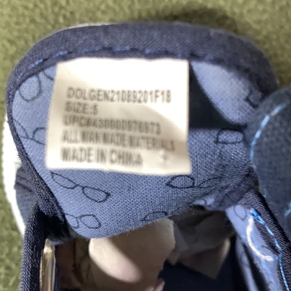NWOT blue toddler sneakers. Size 5. - Picture 5 of 5